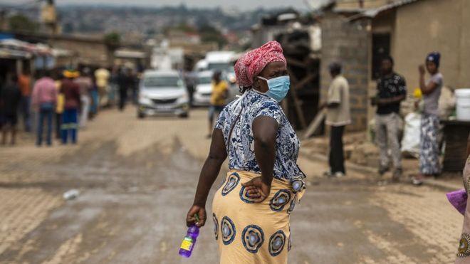 پیشنهاد دو پزشک فرانسوی برای مقابله با کرونا: واکسن سل را روی آفریقایی ها امتحان کنید!، واکنش: آفریقا خوکچه هندی نیست