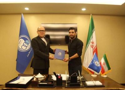 پشت پرده بستن قرارداد های استقلال در هتل