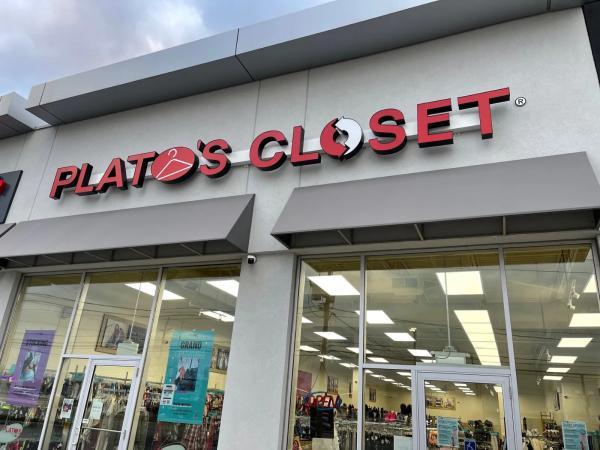 خرید فرانچایز Platos Closet در کانادا خرید فرانچایز Platos Closet در کانادا